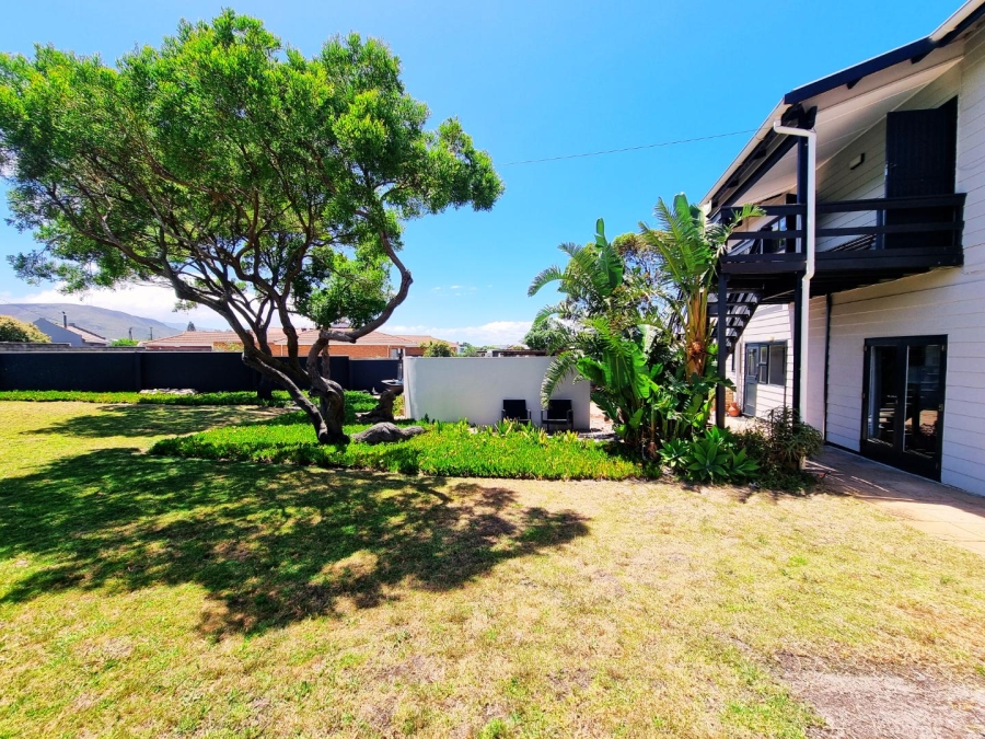 To Let 2 Bedroom Property for Rent in Sandbaai Western Cape